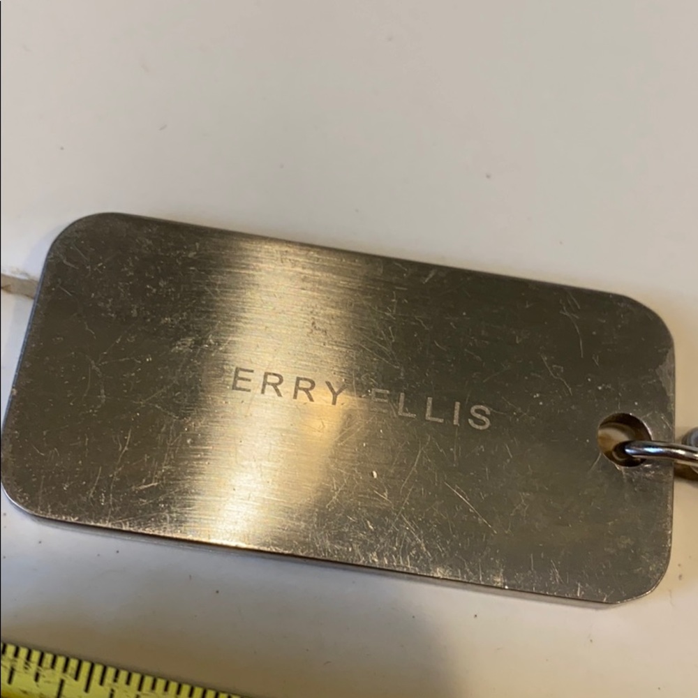 Perry Ellis Keychain - Picture 2 of 2